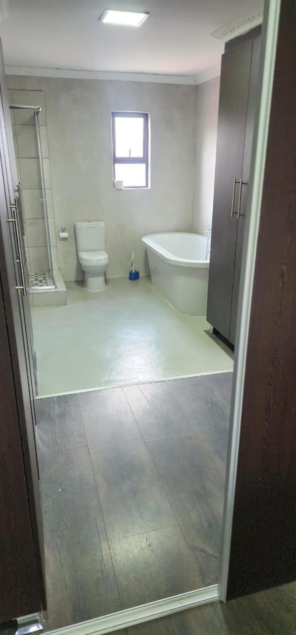 Silent Corner Guest House Roodepoort Exteriör bild
